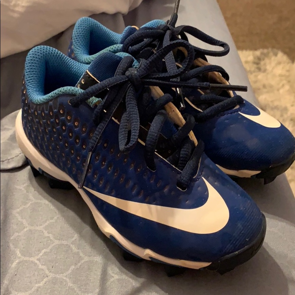 Nine cleats size 11 in boys